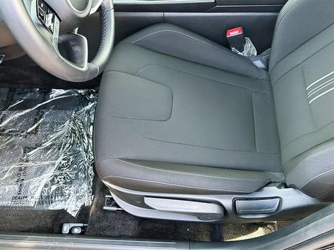Certified 2025 Hyundai Elantra SEL FWD image 20