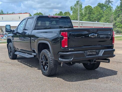 New 2026 Chevrolet Silverado 2500 LTZ w/ LTZ Plus Package AWD/4WD image 3