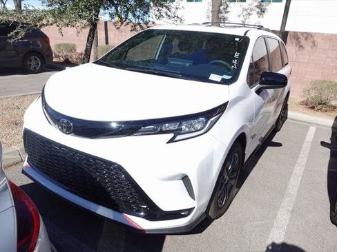 Certified 2026 Toyota Sienna XSE image 1