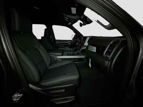 New 2026 RAM 1500 4x4 Crew Cab image 31