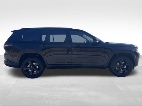 New 2025 Jeep Grand Cherokee L Altitude RWD image 4