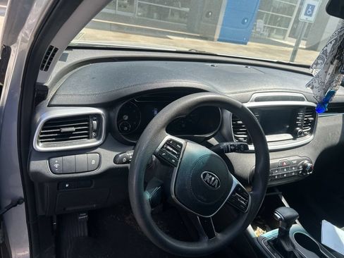Used 2019 Kia Sorento L FWD image 8