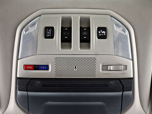 Used 2021 Subaru Ascent Limited w/ Technology Package image 19