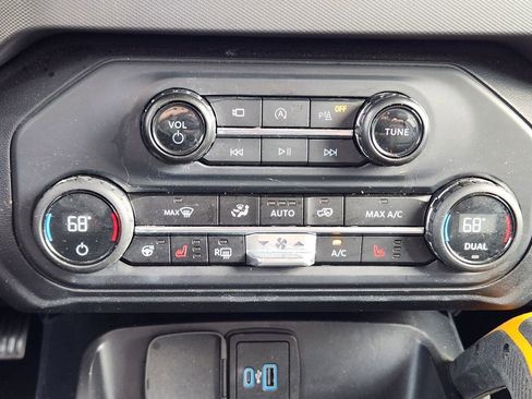 Used 2024 Ford Bronco Badlands AWD/4WD image 20