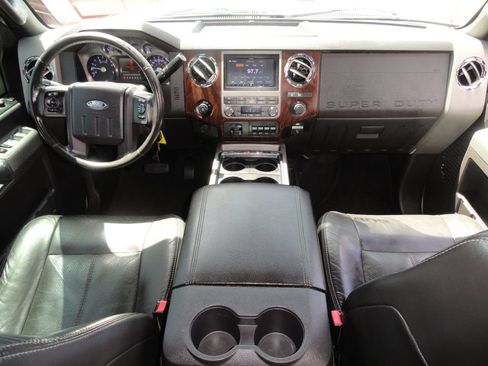 Used 2011 Ford F250 Lariat w/ Lariat Interior Pkg AWD/4WD image 6