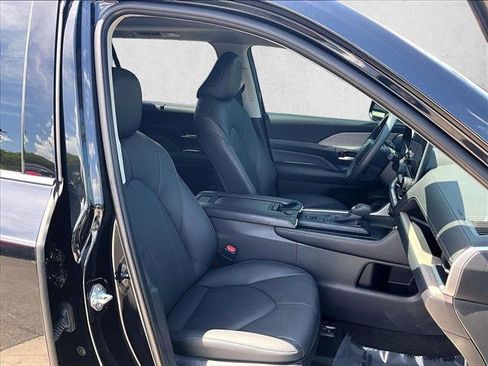 Used 2026 Toyota Grand Highlander FWD image 9