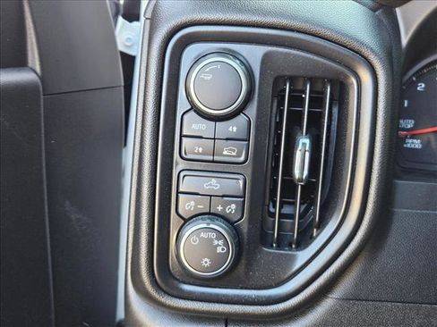 Used 2022 Chevrolet Silverado 1500 Custom image 11