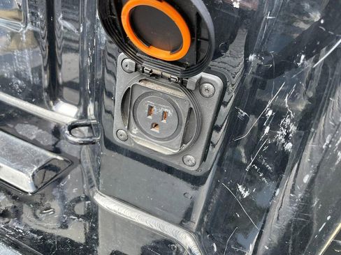 Used 2023 GMC Sierra 1500 Elevation image 15