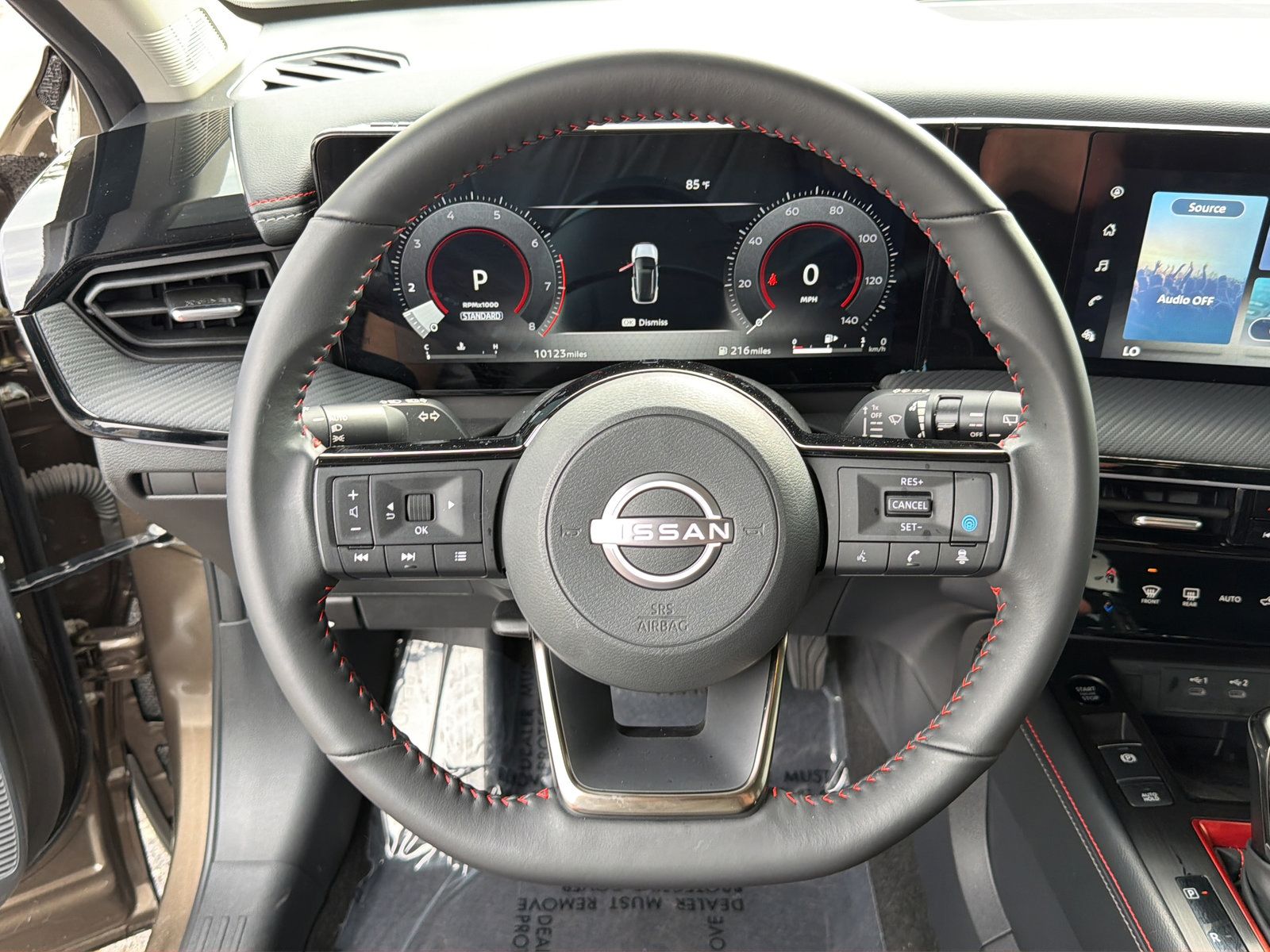 Certified 2025 Nissan Kicks SR FWD image 15