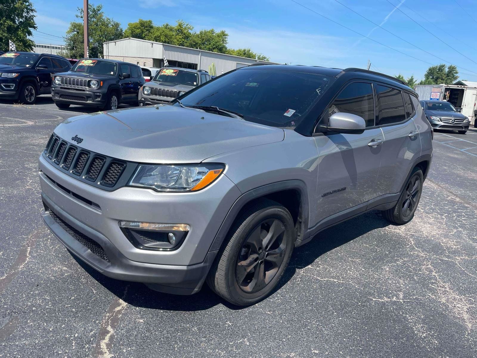 Used 2020 Jeep Compass Latitude FWD image 3