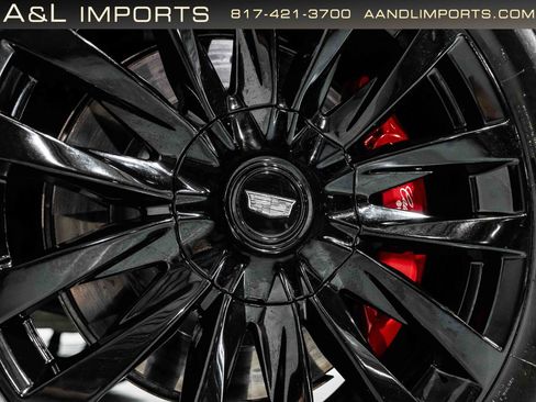 Used 2024 Cadillac Escalade ESV Premium Luxury AWD/4WD image 27