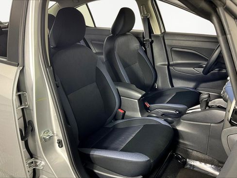 Used 2025 Nissan Versa SV w/ Trunk Package image 29