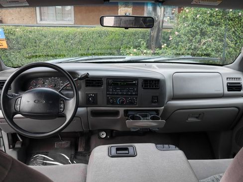 Used 2000 Ford F350 XLT image 27