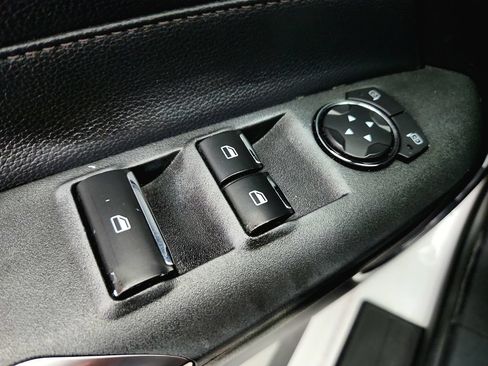 Used 2019 Ford Mustang Premium RWD image 17
