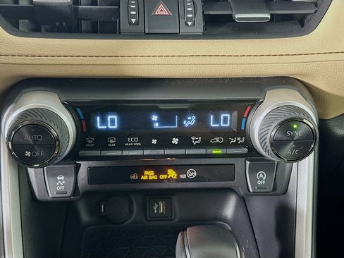 Used 2025 Toyota RAV4 XLE Premium image 24