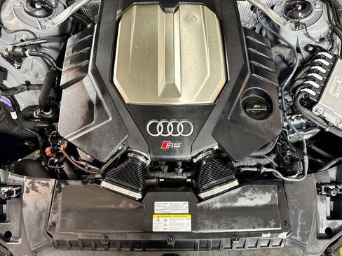 Used 2024 Audi RS 6 performance w/ Matte Carbon Package image 30