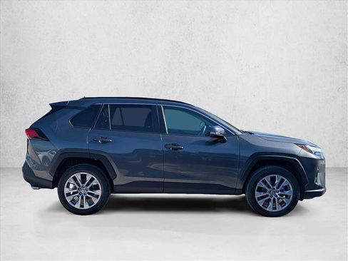 Used 2023 Toyota RAV4 XLE Premium FWD image 4