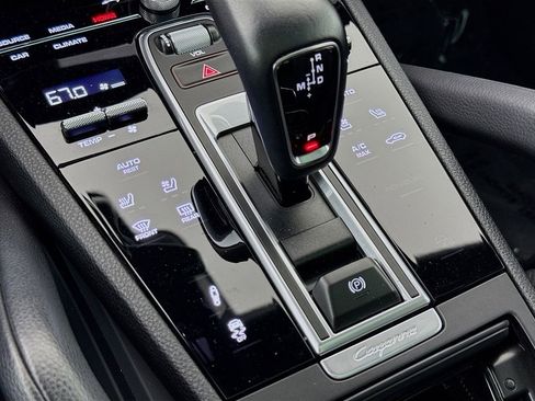 Certified 2022 Porsche Cayenne S AWD/4WD image 23