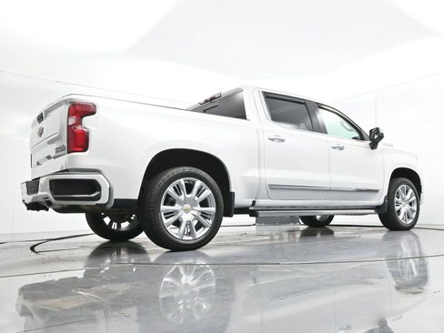 Used 2022 Chevrolet Silverado 1500 High Country w/ High Country Premium Package AWD/4WD image 49
