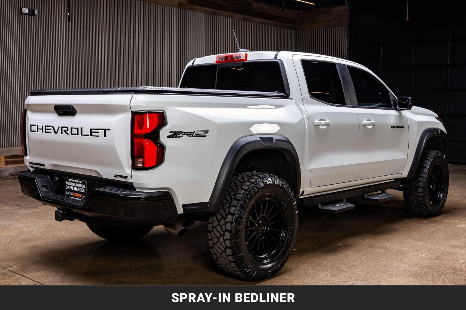 Used 2024 Chevrolet Colorado ZR2 w/ Technology Package AWD/4WD image 10