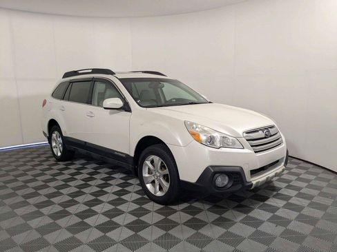 Used 2014 Subaru Outback 2.5i Limited AWD/4WD image 4