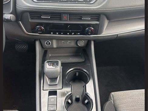 Certified 2023 Nissan Rogue SV image 27