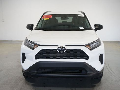 Used 2021 Toyota RAV4 LE FWD image 2