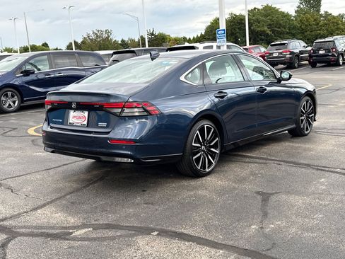 Used 2024 Honda Accord Touring image 11