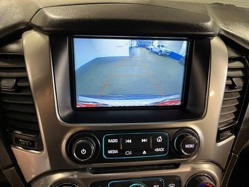 Used 2020 Chevrolet Suburban LT RWD image 28