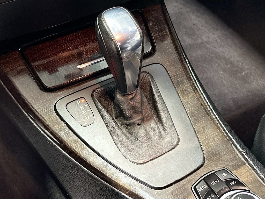 Used 2013 BMW 335i Convertible RWD image 18