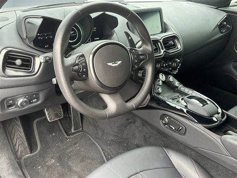 Used 2022 Aston Martin V8 Vantage Roadster image 4