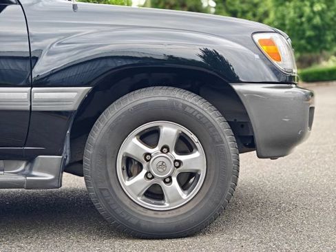 Used 2002 Toyota Land Cruiser AWD/4WD image 12