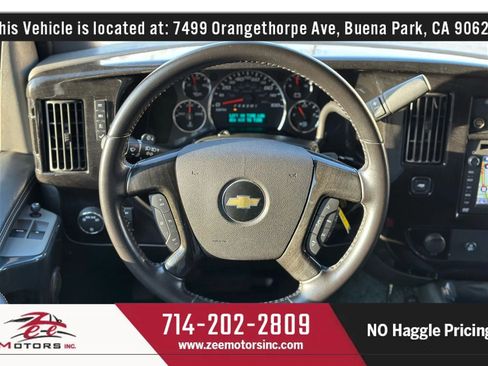 Used 2015 Chevrolet Express 2500 Extended Van 3D image 19