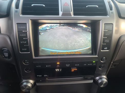 Used 2011 Lexus GX 460 w/ Comfort Plus Pkg image 24