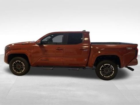Used 2025 Toyota Tacoma TRD Sport w/ TRD Sport Premium Package AWD/4WD image 2