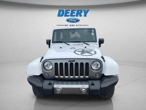 Used 2015 Jeep Wrangler Unlimited Sport image 3
