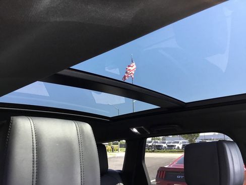 Used 2019 Land Rover Range Rover Sport HST image 31