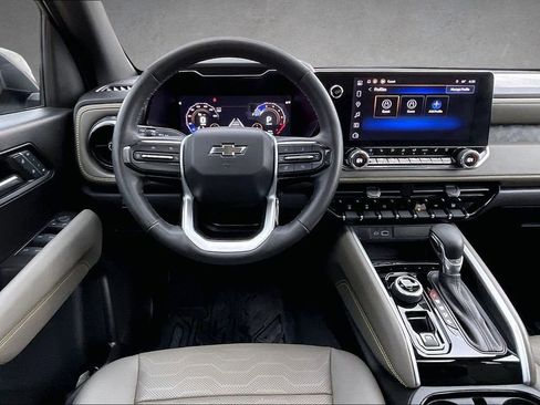 Used 2024 Chevrolet Colorado ZR2 w/ ZR2 Convenience Package III image 9