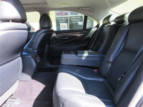 Used 2015 Lexus LS 460 AWD w/ Comfort Package image 27