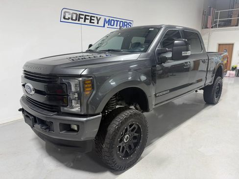 Used 2019 Ford F250 Lariat w/ Lariat Ultimate Package AWD/4WD image 2