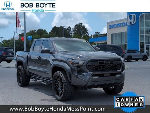 Used 2024 Toyota Tacoma TRD Off-Road AWD/4WD image 1