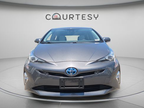Used 2017 Toyota Prius Four Touring w/ Premium Convenience Package FWD image 8