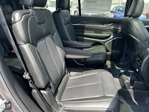 New 2026 Jeep Grand Cherokee L Limited AWD/4WD image 34
