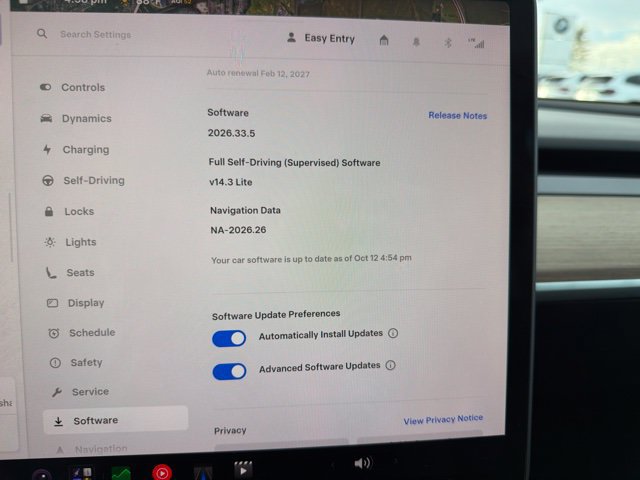 Used 2023 Tesla Model Y Performance AWD/4WD image 16