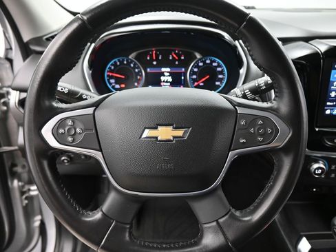 Used 2021 Chevrolet Traverse LT image 12