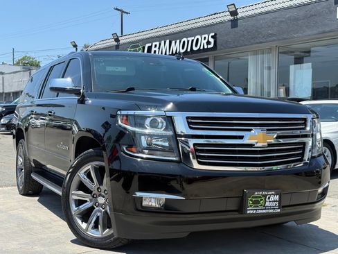 Used 2020 Chevrolet Suburban Premier image 2