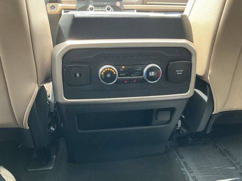 Used 2024 Ford Expedition Limited AWD/4WD image 28
