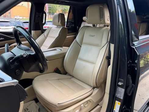 Used 2022 Cadillac Escalade Premium Luxury w/ Performance Package AWD/4WD image 27