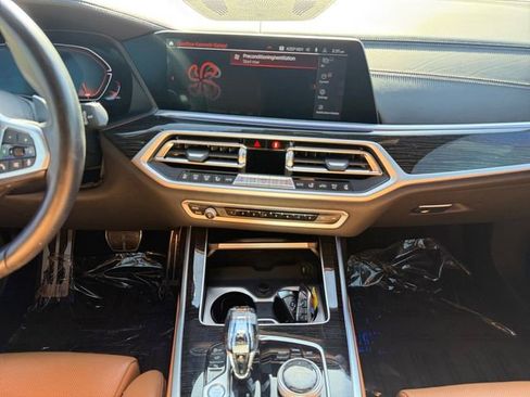 Used 2022 BMW X7 xDrive40i w/ M Sport Package image 3