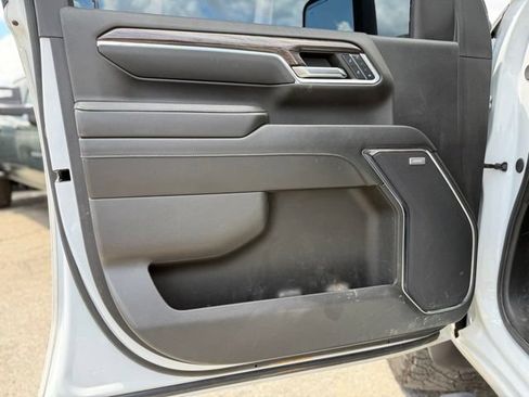 Used 2024 Chevrolet Silverado 2500 LTZ w/ LTZ Convenience Package AWD/4WD image 15